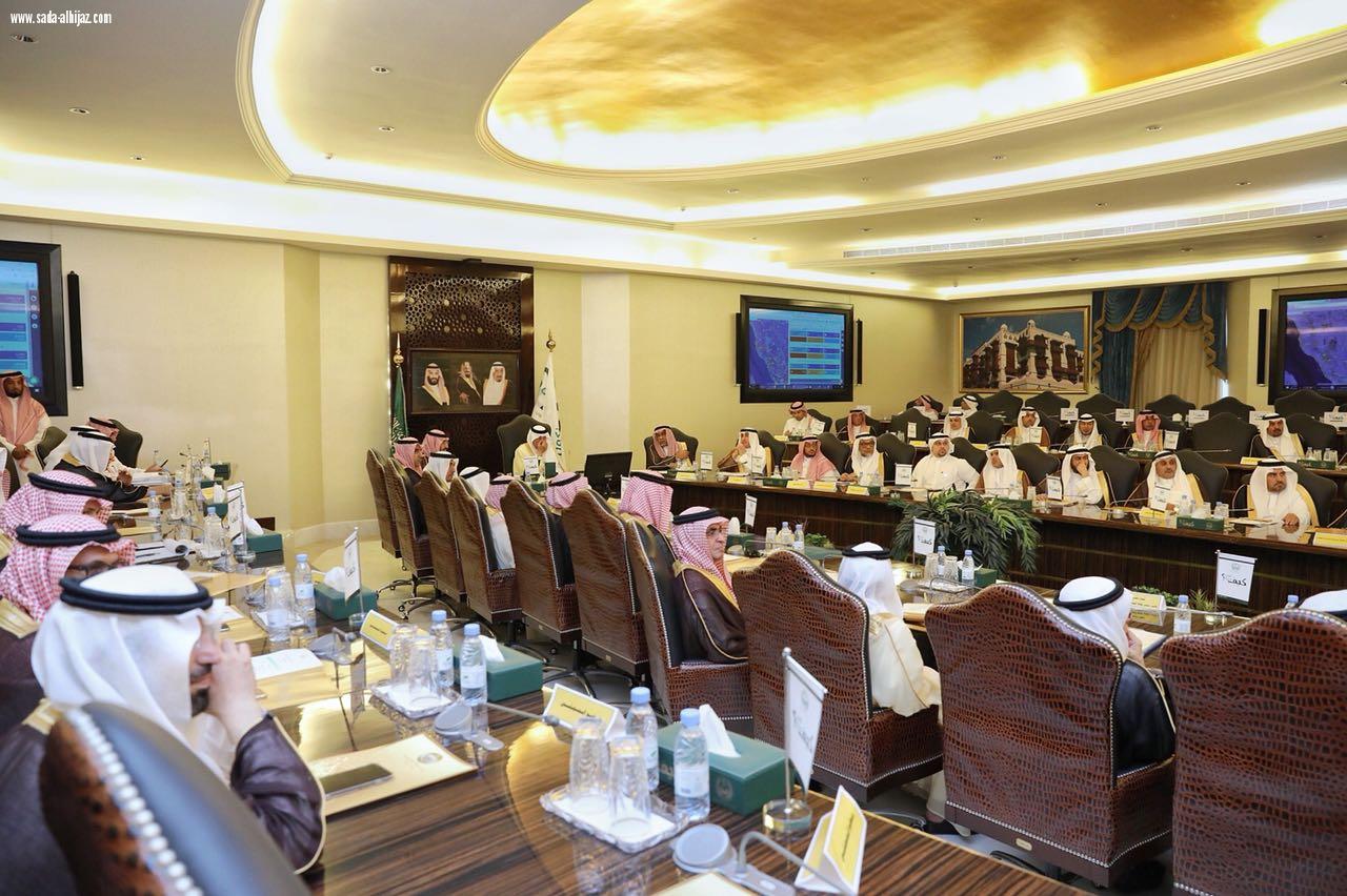 مستشار خادم الحرمين الشريفين يوجه بتشكيل لجنة تنفيذية برئاسة نائبه