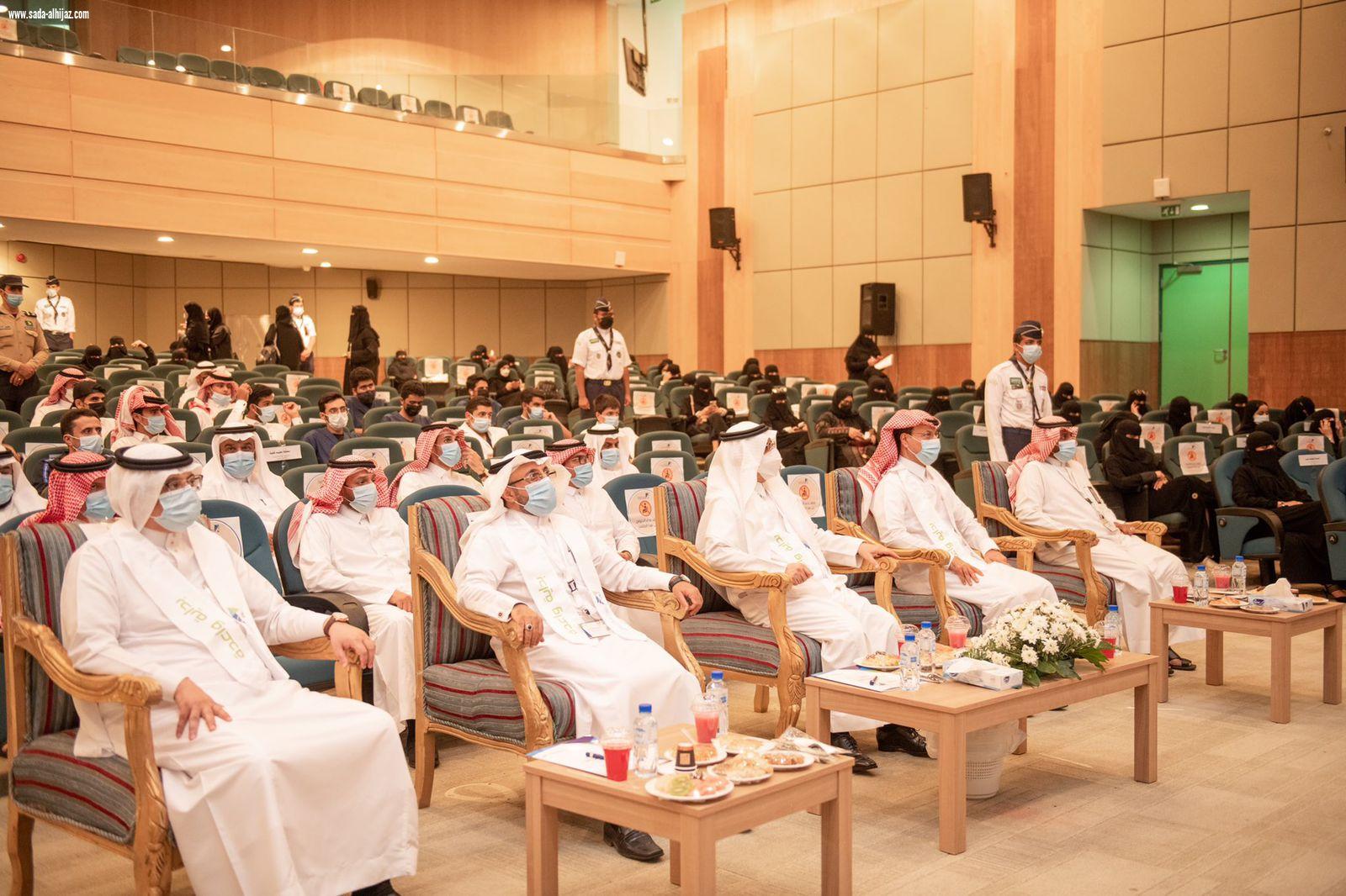 شهد لقاء أبوي بمعالي رئيس الجامعة :  جامعة الباحة تقيم لقاءً تعريفياً للطلبة المستجدين للعام الجامعي الحالي