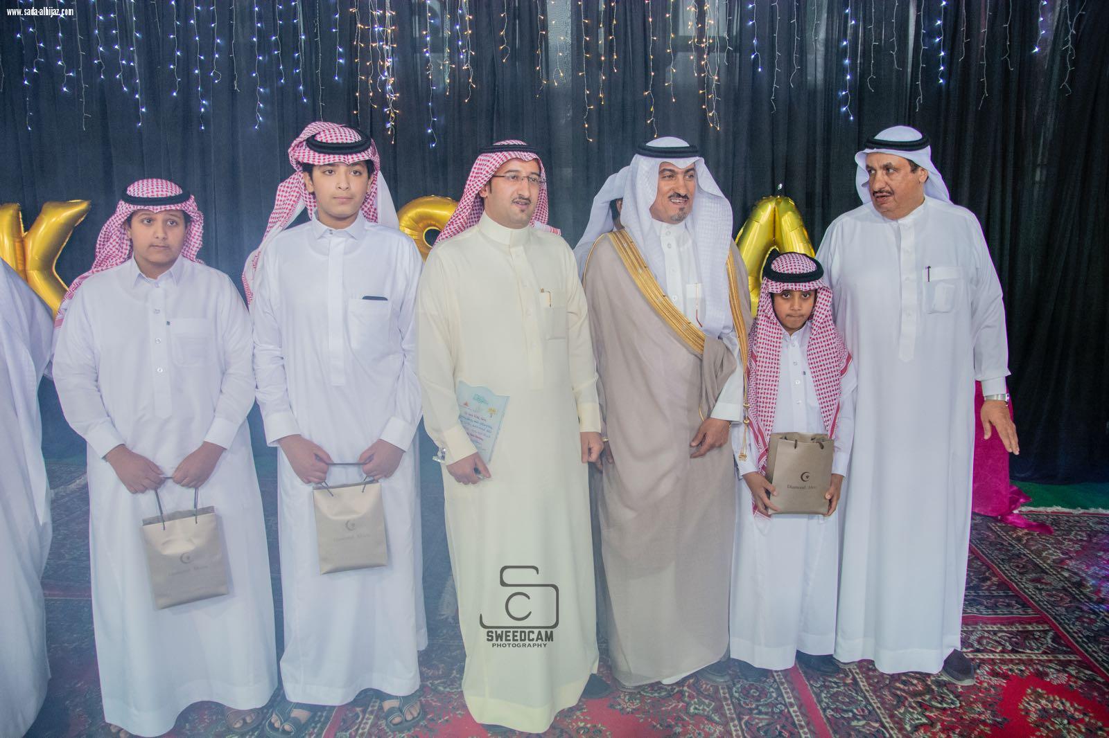 محافظ خميس مشيط يرعى حفل تكريم أبناء الشهداء