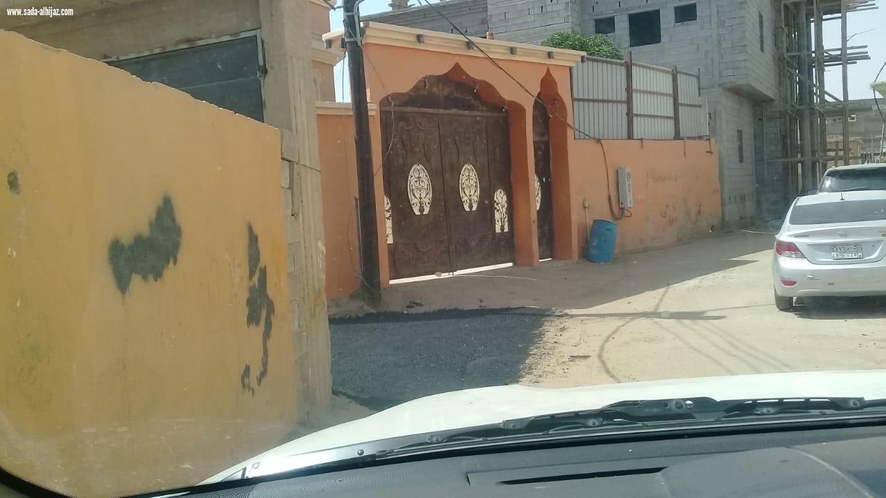 بلدية محافظة الطوال تبدأ تنفيذ مشروع السفلتة في عدد من الأحياء