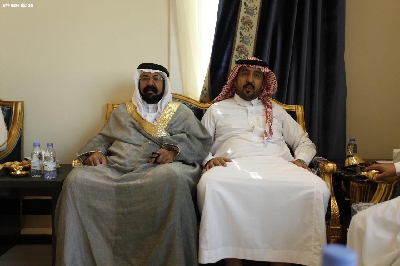 الأخوان عبدالله و عبدالوهاب العبدالكريم يقيما غداء لعدد من الدبلوماسيين ورجال الأعمال والأدباء 