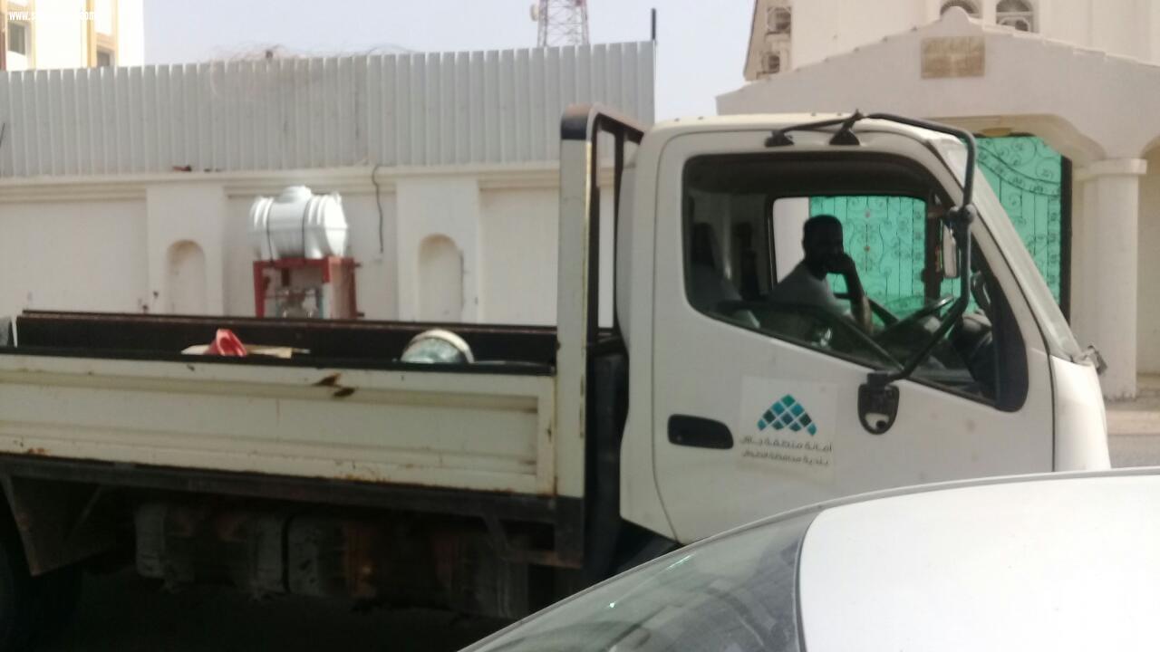 بلدية محافظة الطوال تبدأ بمشروع تحسين وتجميل مداخل ومخارج المحافظة