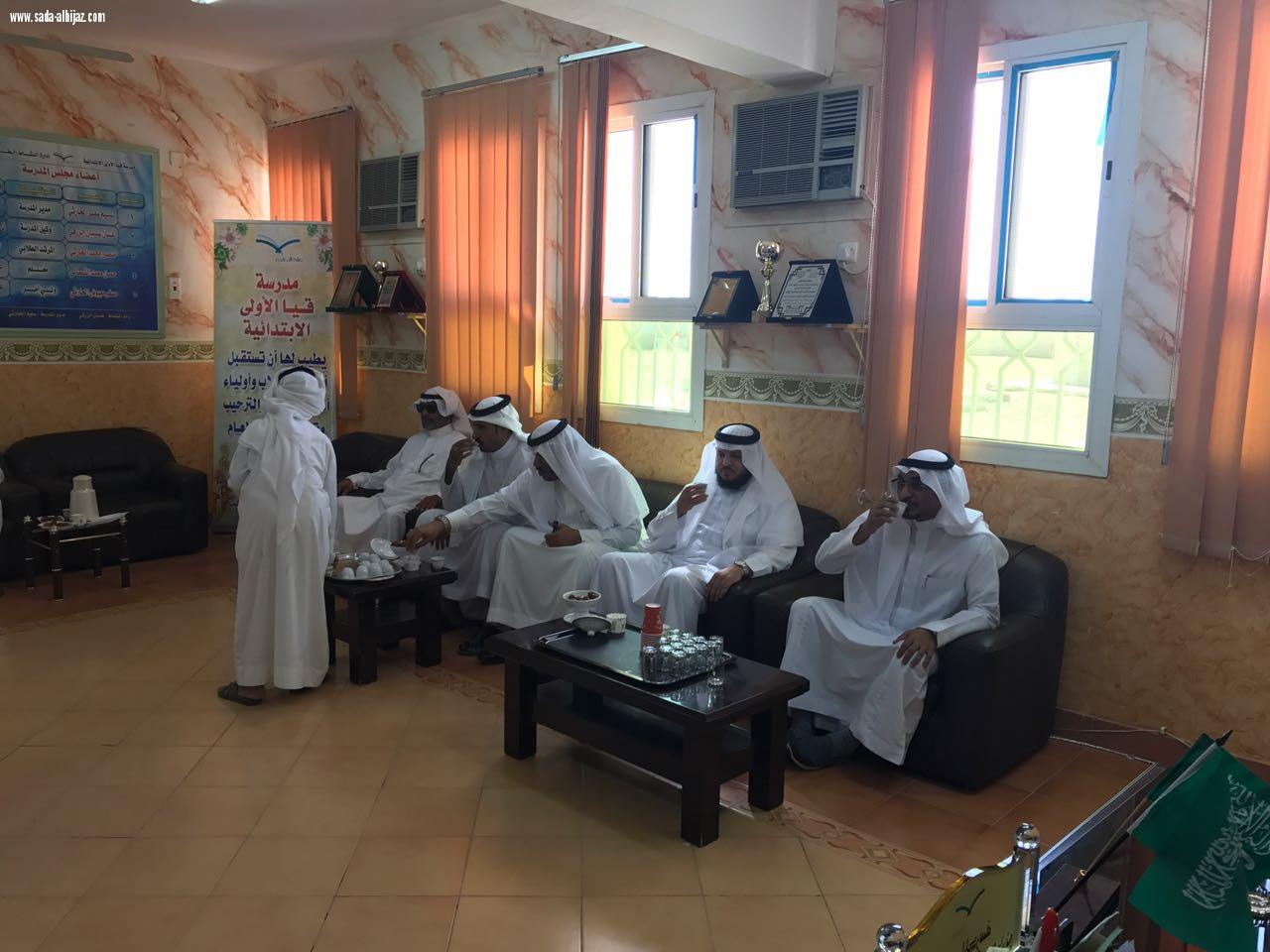 مدير عام التعليم المكلف بمحافظة الطائف يزور مدارس جنوب شرق الطائف 