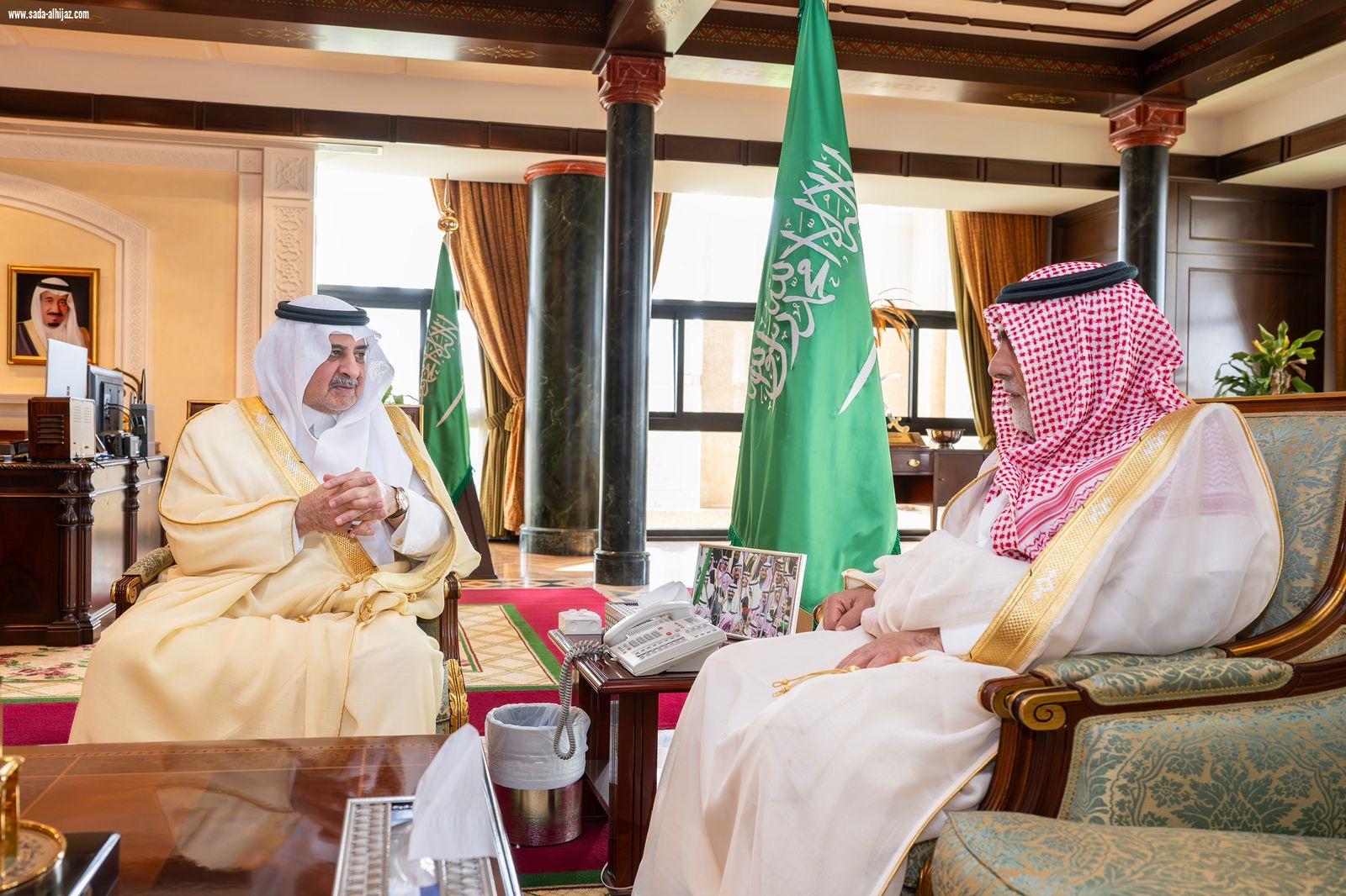 أمير تبوك يطلع على تقرير بداية العام الدراسي الجديد بمدارس المنطقة  