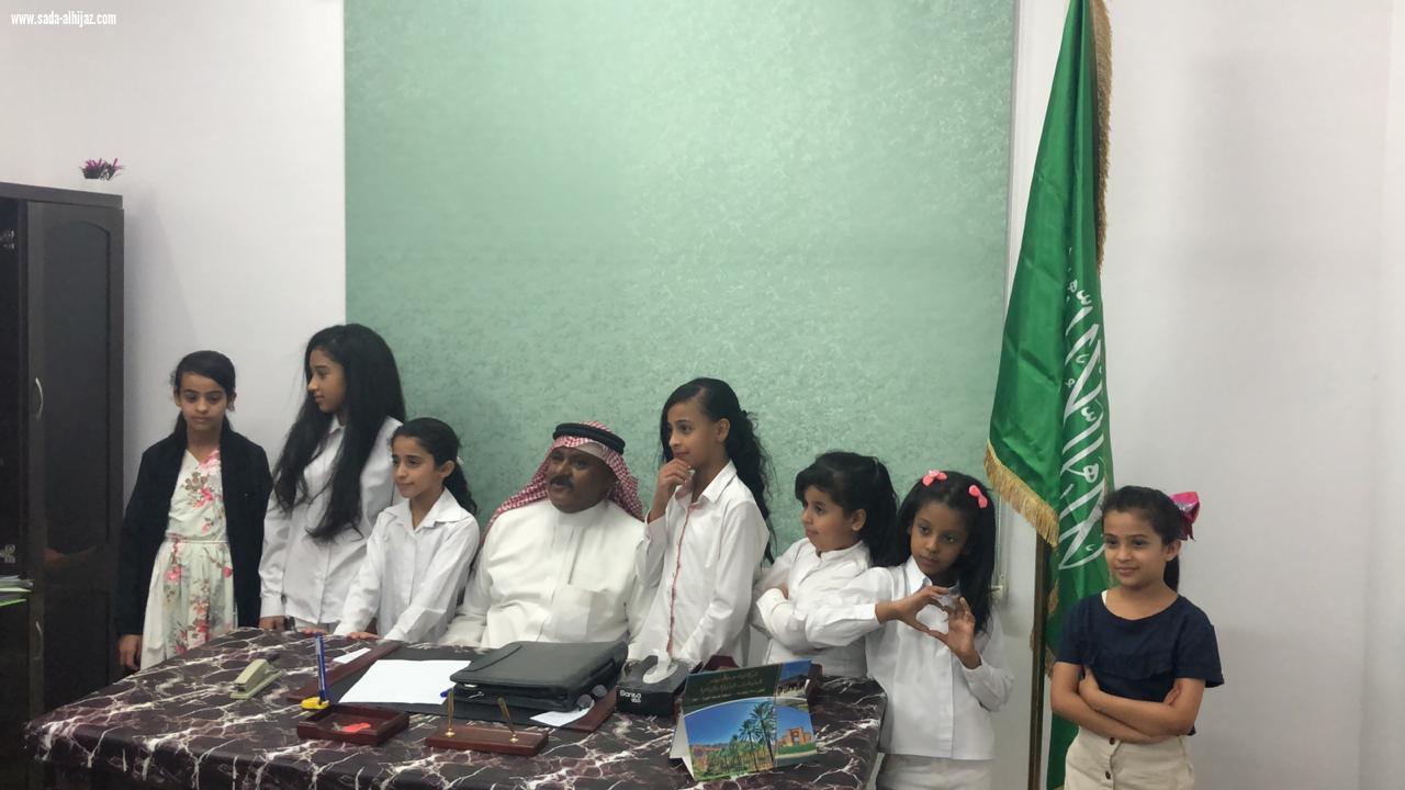 فريق فراشات العلا الترفيهي يحتفي بالوطن