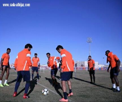 من أجل تخطي عقبة الهلال الفيحاء يكثف جرعات التدريب