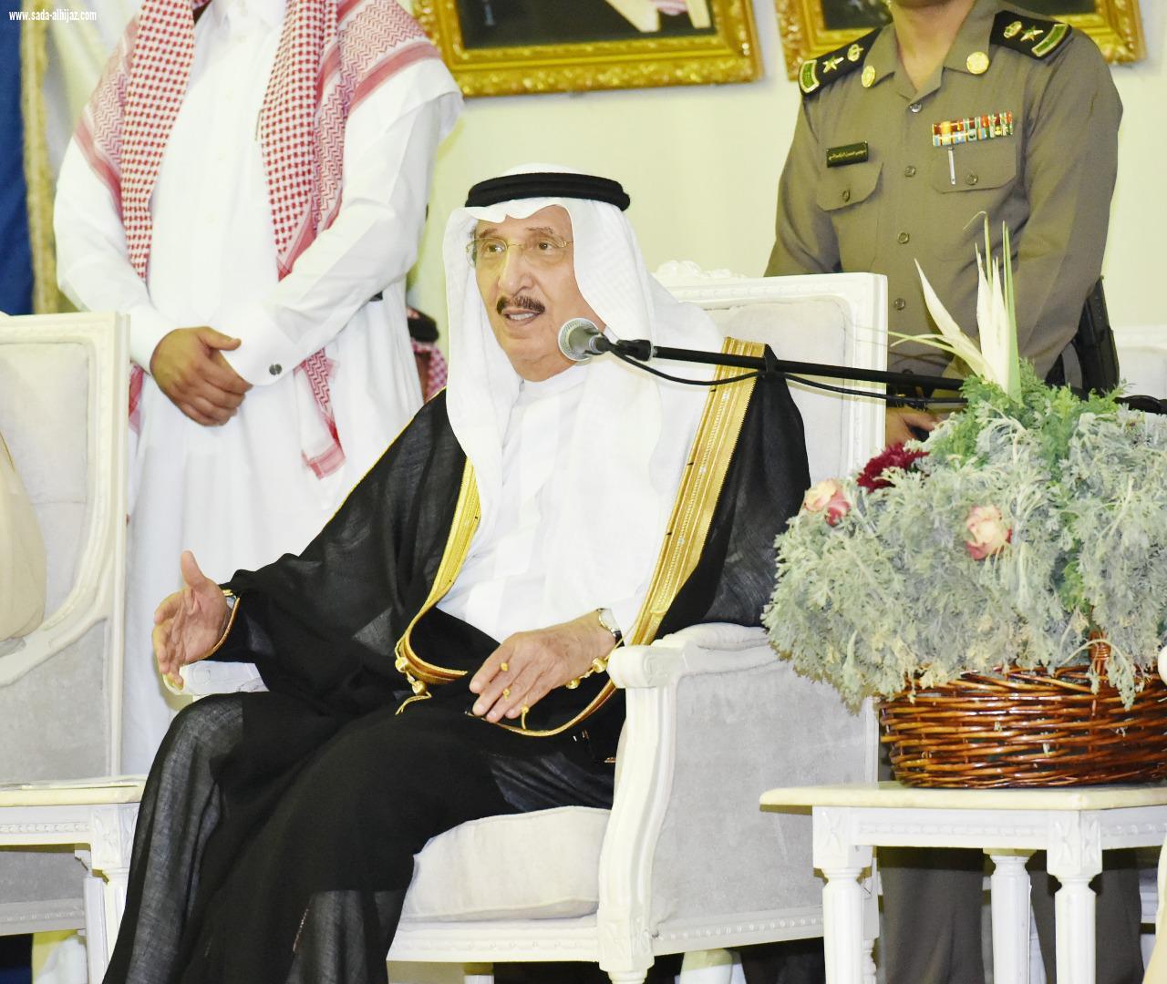 أمير منطقة جازان يلتقي مشايخ وأهالي فرسان 