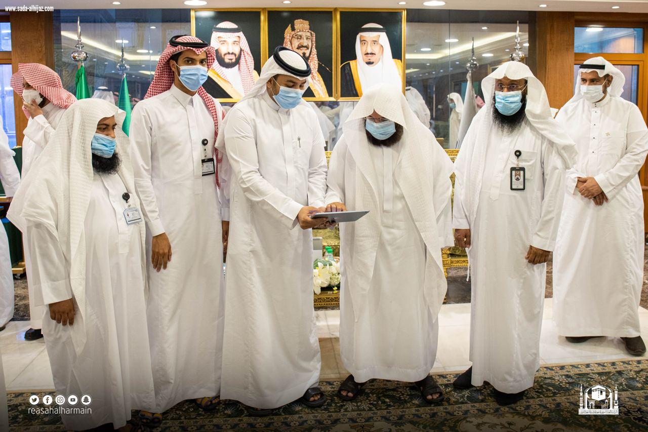 السديس يدشن حملة  خدمة الحاج والزائر وسام فخر لنا