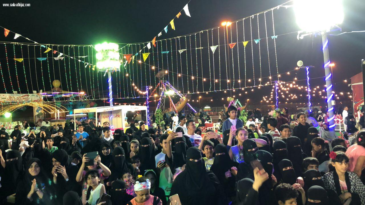 توؤم سعادتنا عبدالله وعبدالرحمن  العنزي يبدعوا في ربيع النوارية ويشكرون اطفال مكة