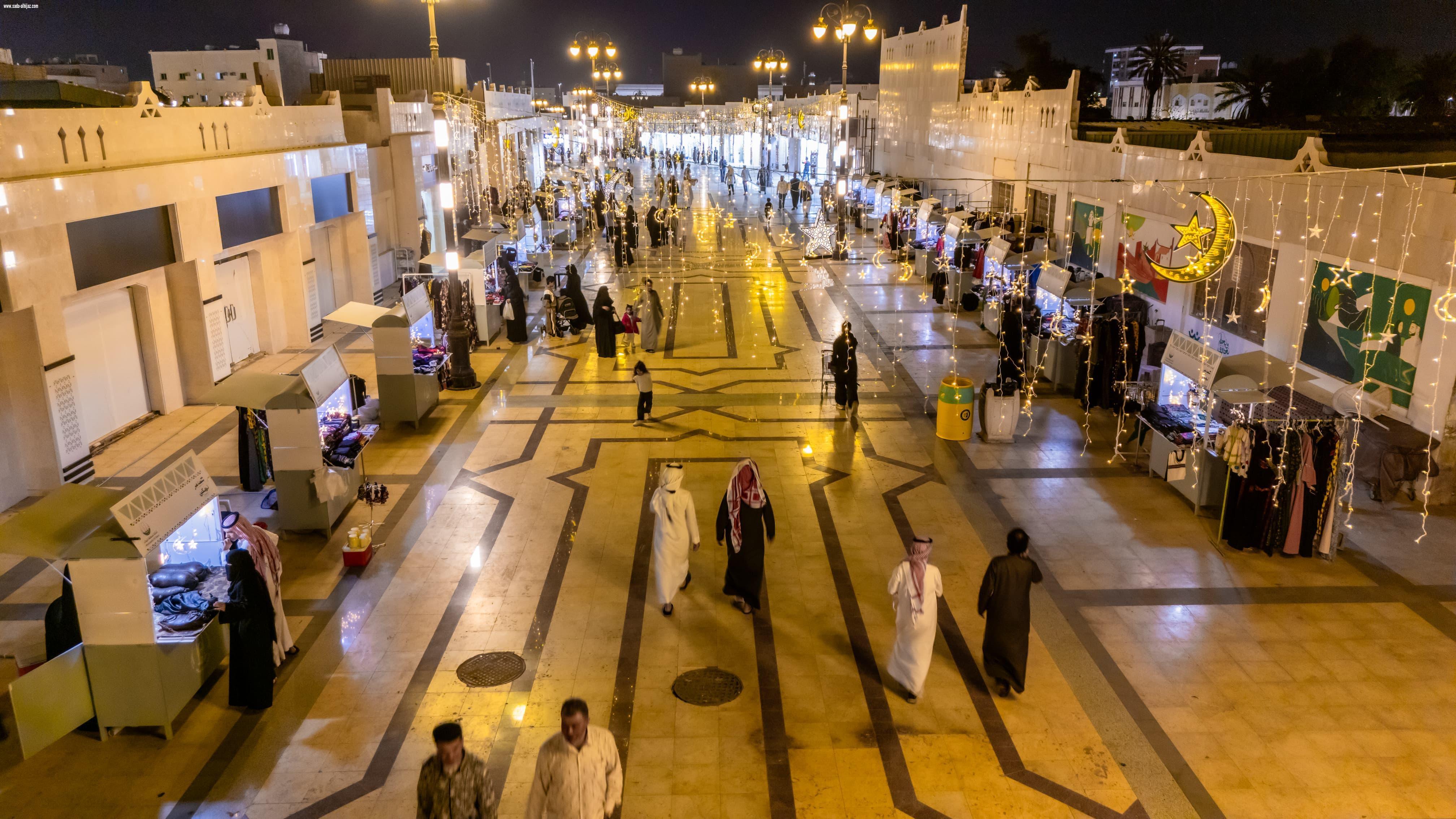 أمانة تبوك تخصص13 موقعًا تضم 330 بسطة للباعة الجائلين في شهر رمضان 