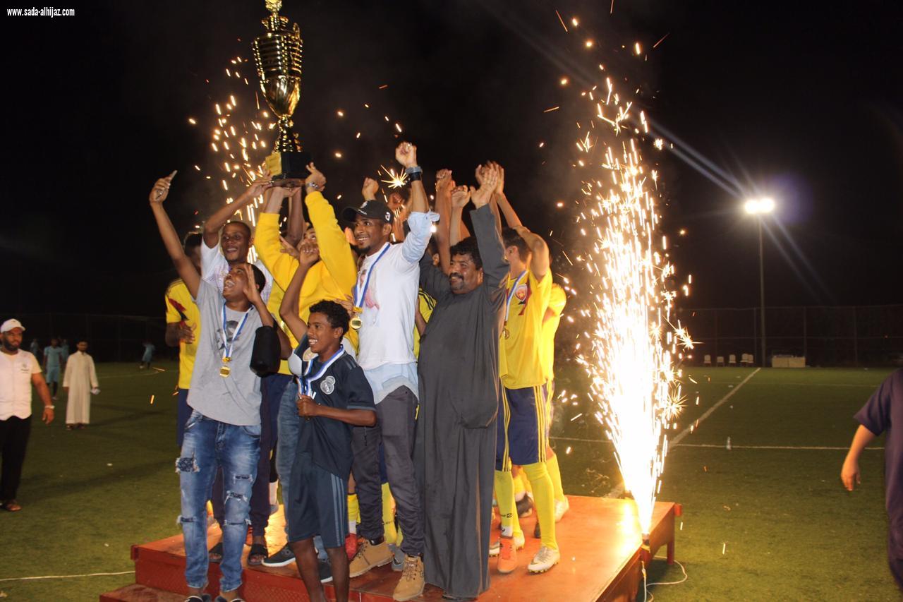 عدد من الشخصيات تحضر نهائي بطولة الشيخ الفقيد أحمد جبران شراحيلي وتتوج الكبشية باللقب.