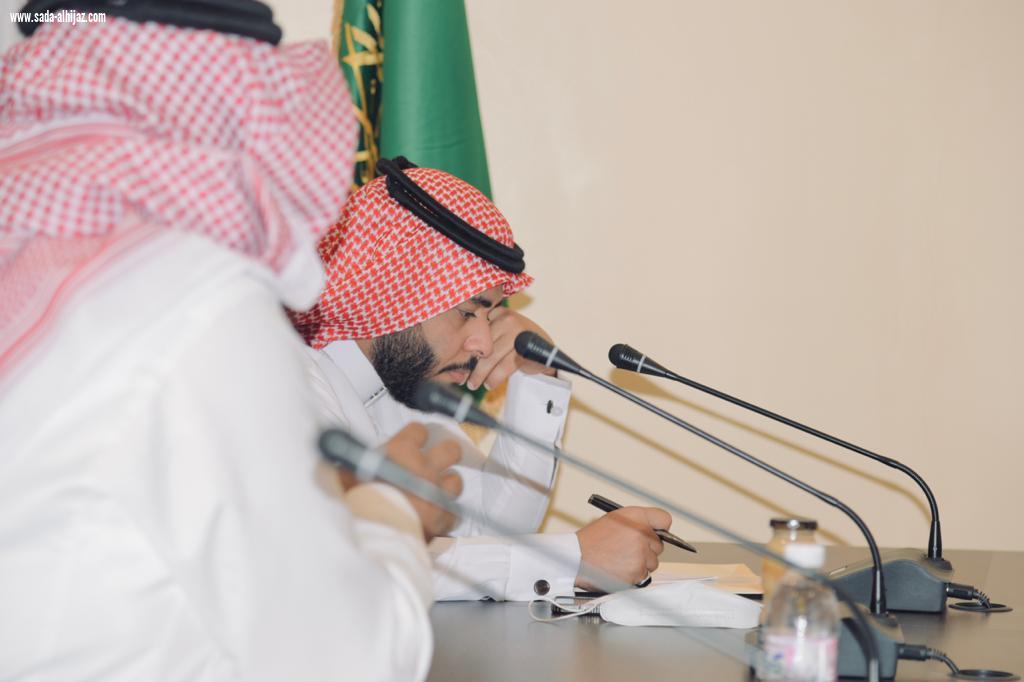 في خطوة تهدف إلى فتح قنوات تسويق جديدة للعسل المحلي ومنتجاته جمعية النحالين التعاونية بالباحة تنضم إلى منصة عصره