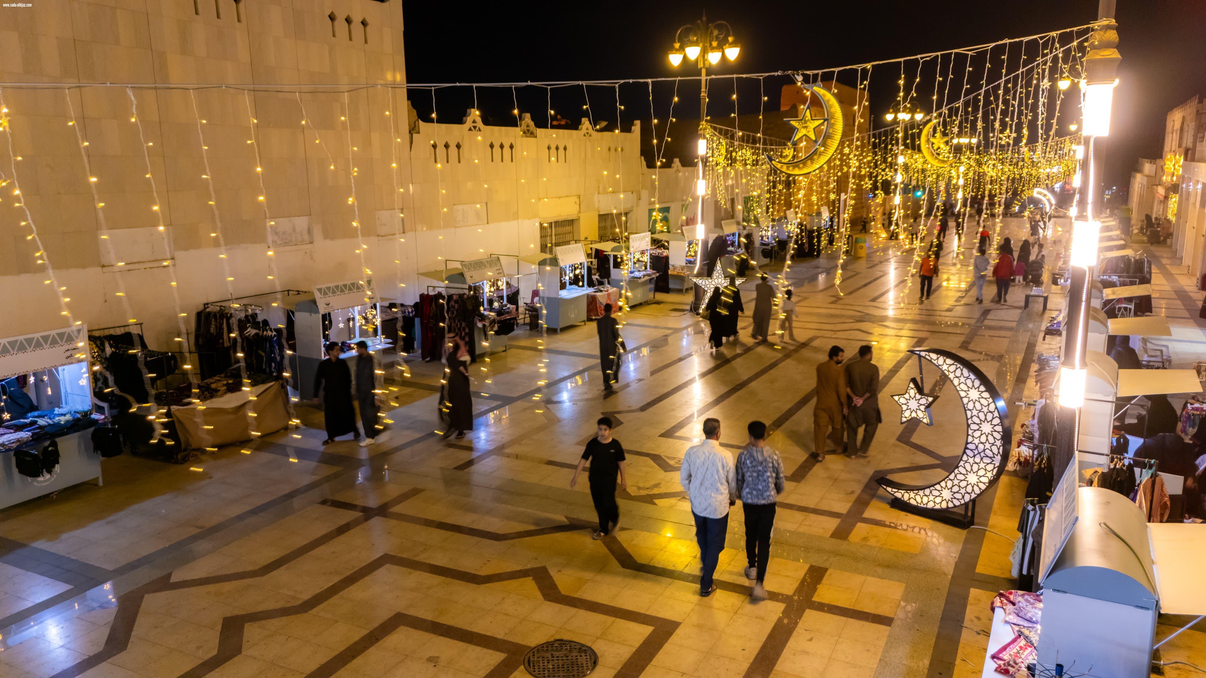 أمانة تبوك تخصص13 موقعًا تضم 330 بسطة للباعة الجائلين في شهر رمضان 