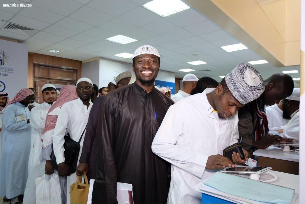 تجاوز زواره (١٤) ألف زائر *معرض 