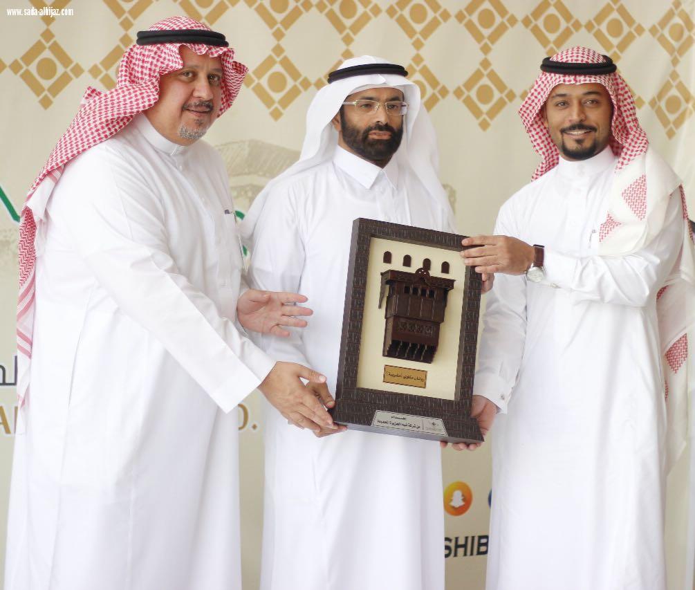مدير عام سياحة العاصمة المقدسة يزور معرض بأيدي مكية وانطلاق حرفتي انطلاقي دعما التوطين  والصناعات الحرفية