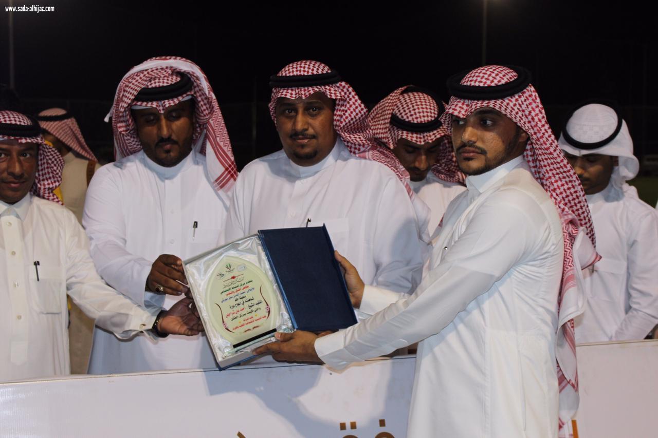 عدد من الشخصيات تحضر نهائي بطولة الشيخ الفقيد أحمد جبران شراحيلي وتتوج الكبشية باللقب.