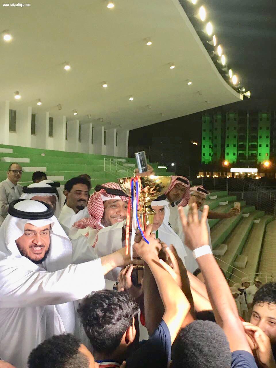 بحضور المساعد التعليمي تعليم جده يحصد كأس تصفيات بطوله التعليم