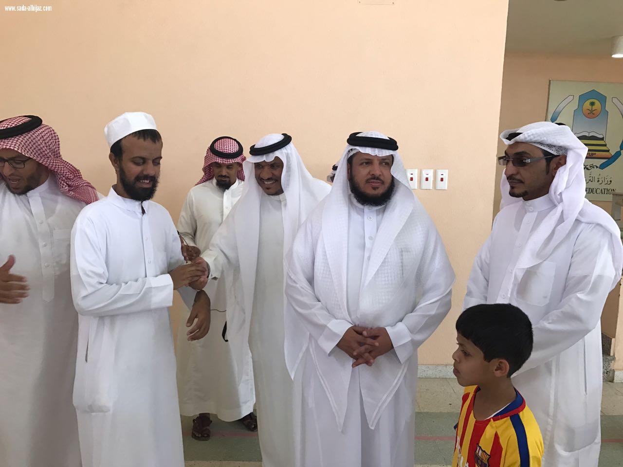 مدير عام التعليم المكلف بمحافظة الطائف يزور مدارس جنوب شرق الطائف 