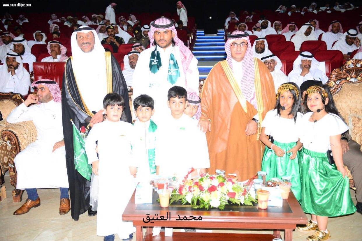 فريق فراشات العلا الترفيهي يحتفي بالوطن