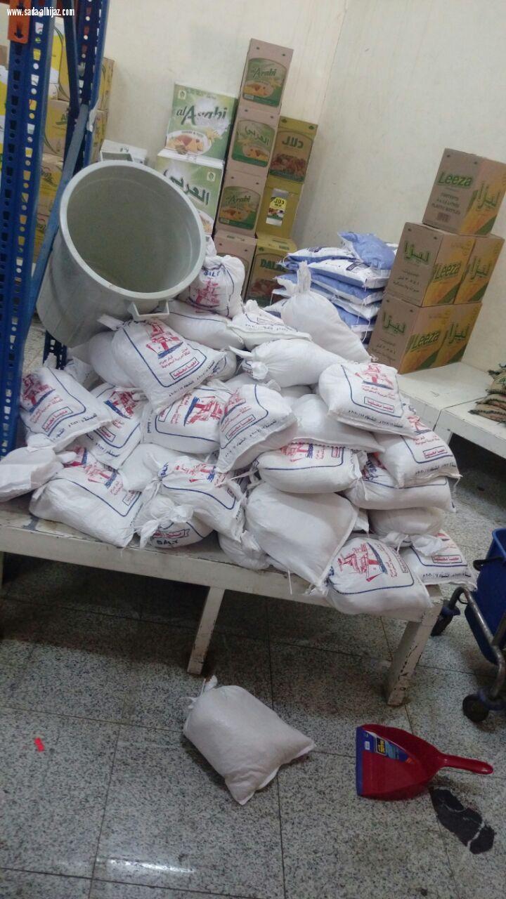 إغلاق٥ مراكز تسويق مخالفة واستبعاد١٩عامل بمكة