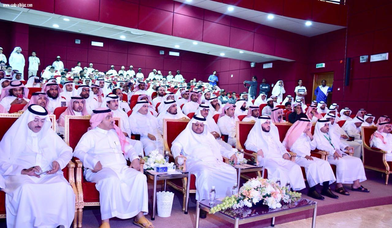 مدير تعليم جدة عبدالله الثقفي يكرم 300 متميزاً ومتميزة حصدوا جوائز محلية ودولية