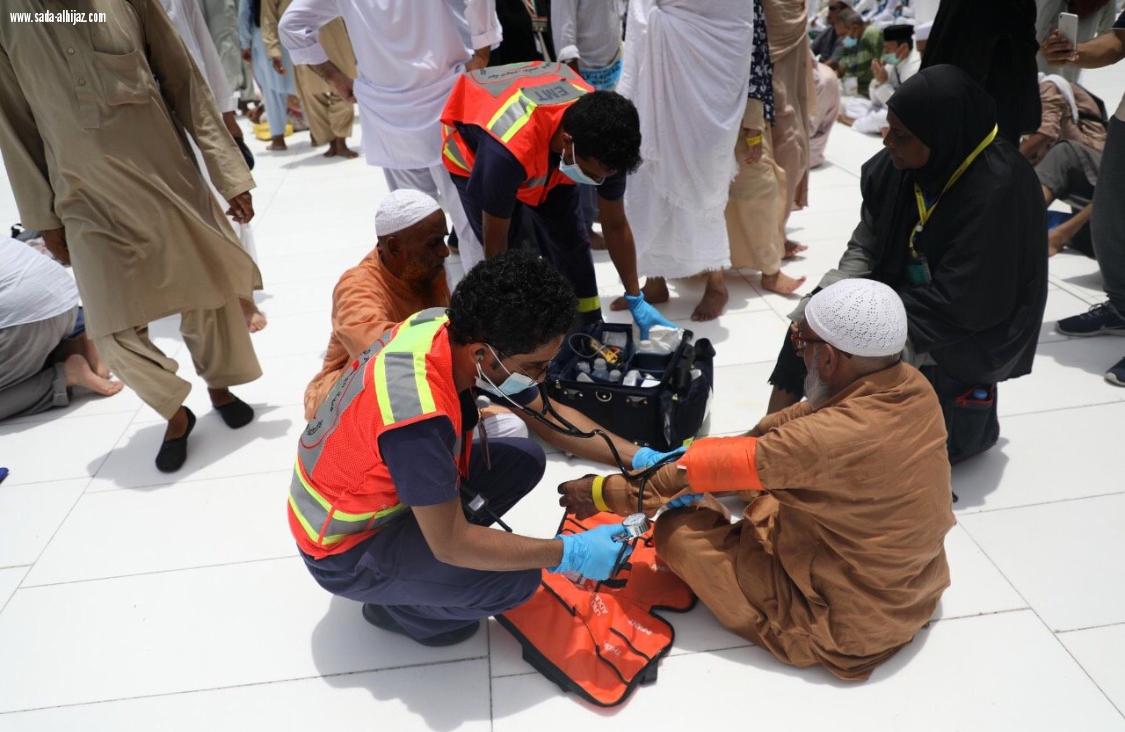 *فرق الهلال الأحمر تسعف 4356 من ضيوف الرحمن في العاصمة المقدسة والمشاعر والمدينة المنورة*