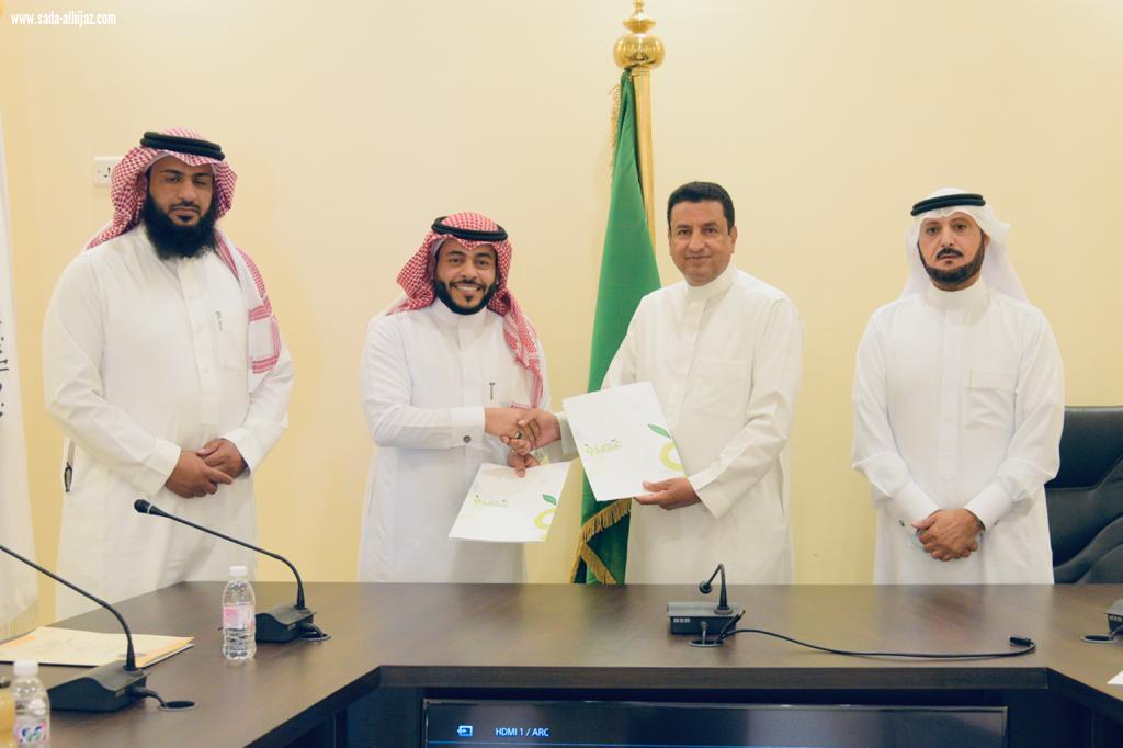 في خطوة تهدف إلى فتح قنوات تسويق جديدة للعسل المحلي ومنتجاته جمعية النحالين التعاونية بالباحة تنضم إلى منصة عصره