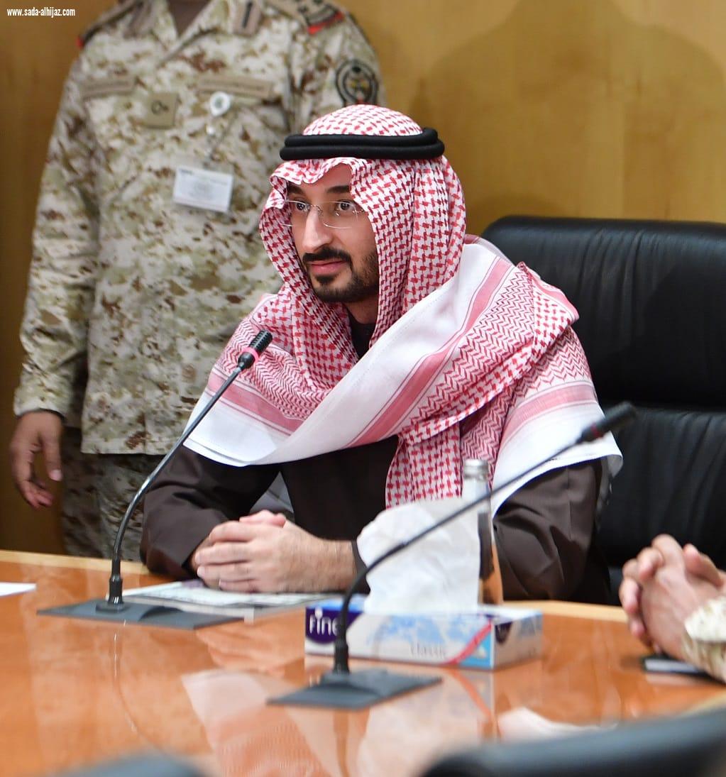 سمو الأمير عبدالله بن بندر يتفقد مركز القيادة الرئيسي لطمأن على قوات الحرس الوطني في الحد الجنوبي