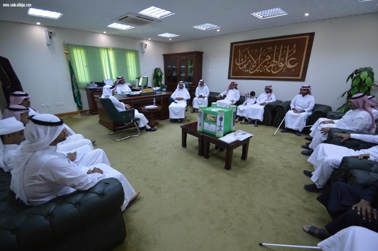 المساعد للشؤون التعليمية يشيد بطلاب الإعاقة البصرية ويثنى على إبداعاتهم بمناسبة اليوم العالمي للعصا البيضاء 