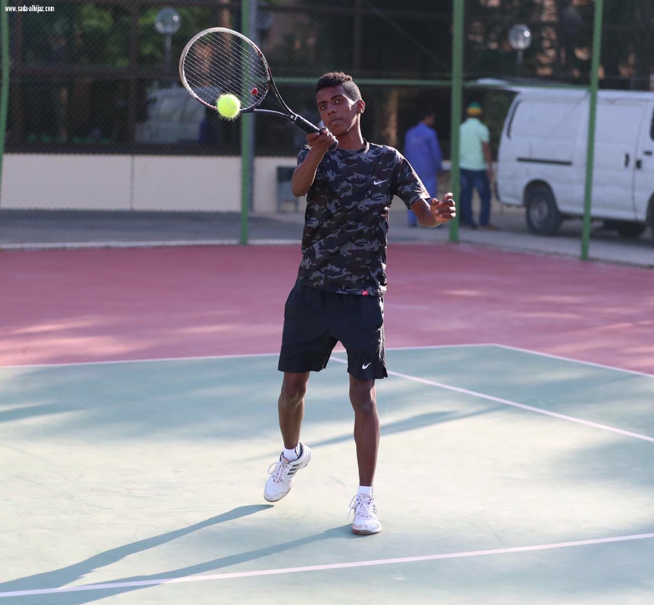 العجاجي توج الفائزين في ختام البطولة بالرياض السعودية تسيطر على ذهب آسيوية التنس 