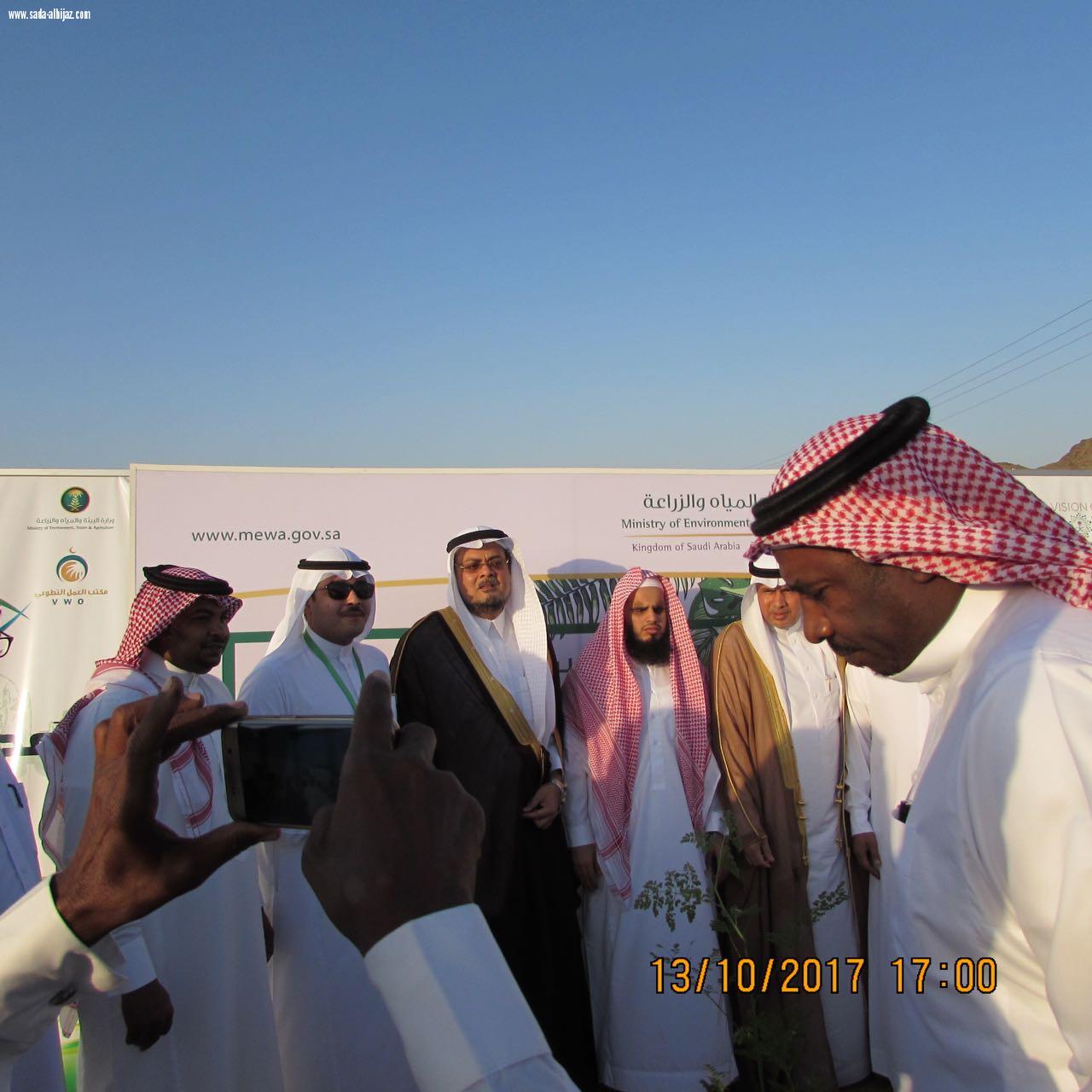 تدشين مبادرة ''تشجير المدينة '' بحضور وكيل وزارة المياه والزراعة