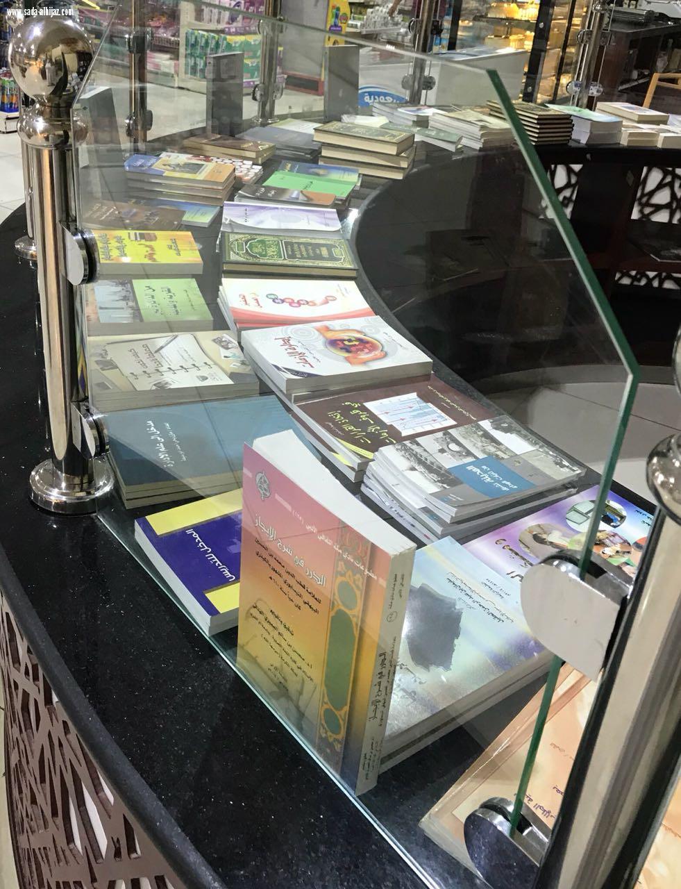 محافظ الكامل بالإنابة يفتتح المعرض الخيري للكتاب