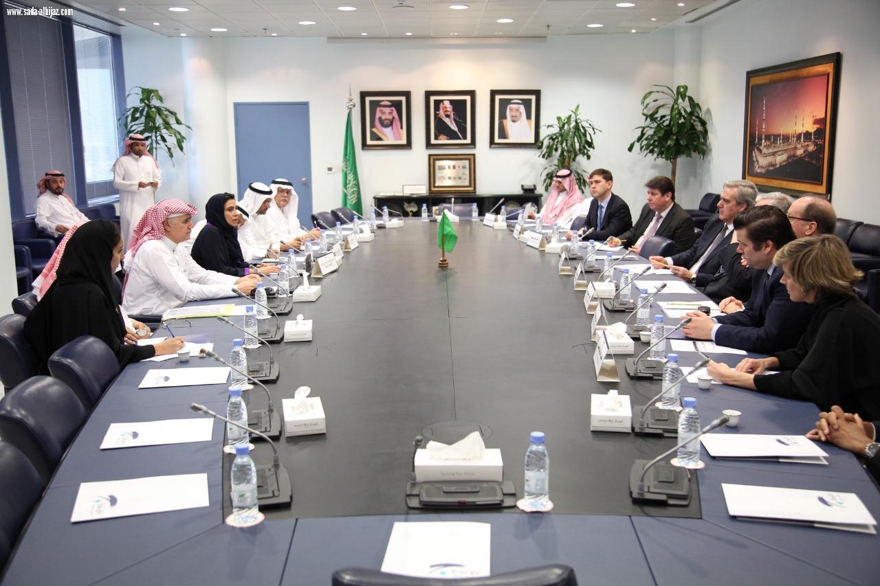 وفد من رجال الاعمال والمستثمرين  في بريطانيا يزورن غرفة جدة