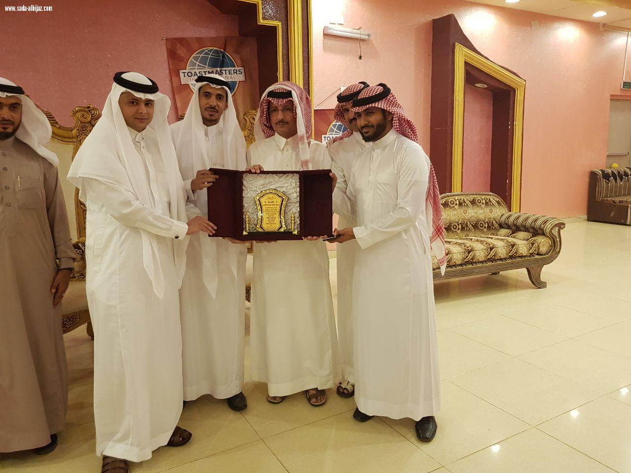 تحت شعار  قطرة ماء تحيي الأرض وقطرة دم تحيي نفس   محافظ صامطة يدشن حملة التبرع بالدم التي أطلقها نادي الحزم للتوستماسترز بالتعاون مع مستشفى صامطة العام