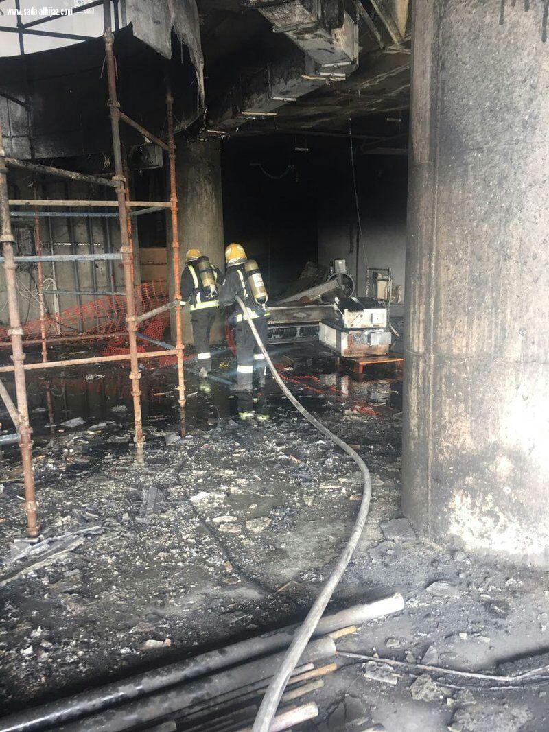 فتح التحقيق لمعرفة مسببات  مدني مكة يخمد حريق في نفايات الخالدية بلا اصابات