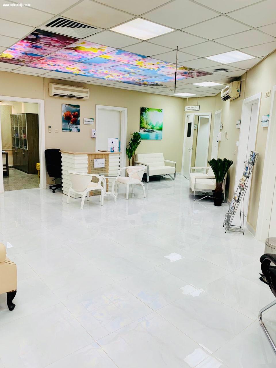 بحضور مدير صحة جازان الدكتور النجمي محافظ صامطة يدشن مشروع تطوير بيئة العمل بالقطاع الجنوبي