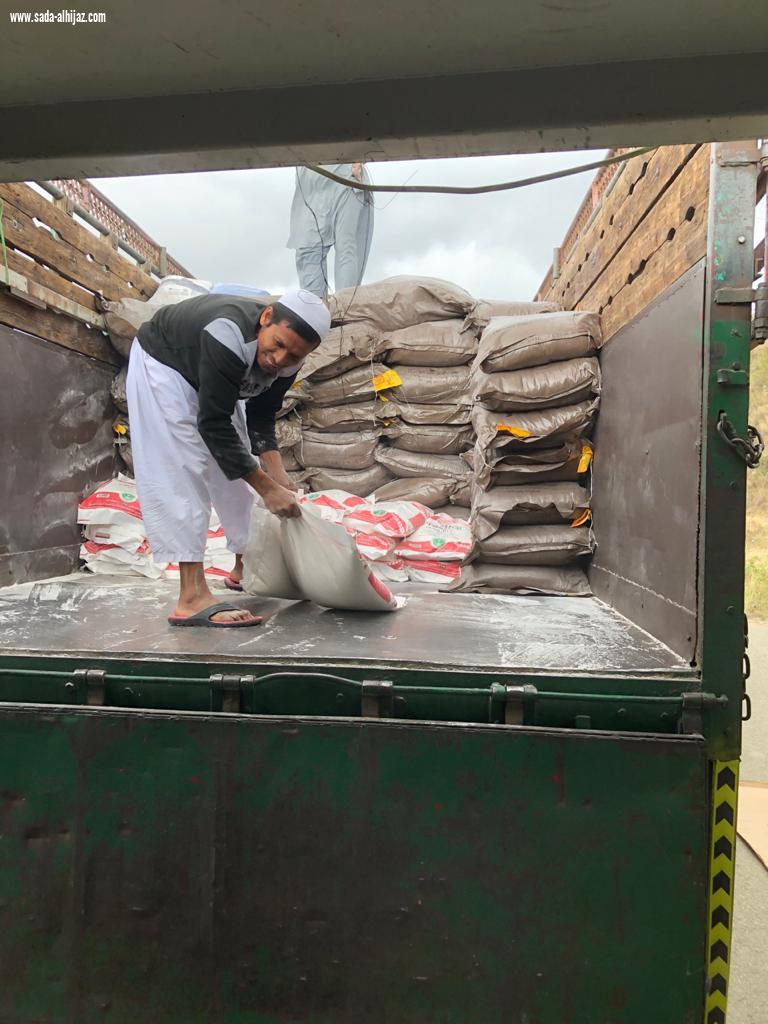 وصول الدفعة الاولى من المساعدات والمعونات الى جمعية البر الخيرية بالقريع