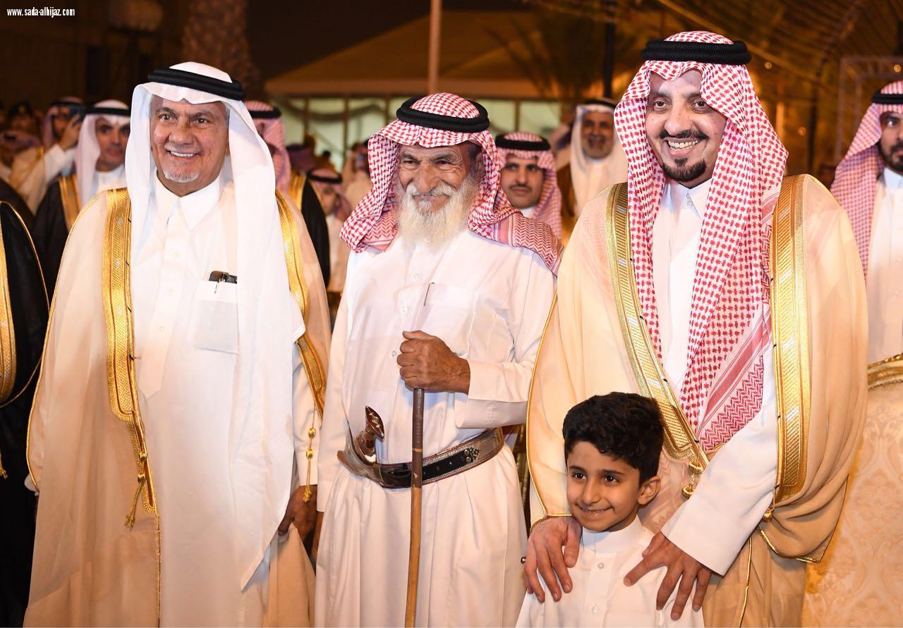 أمير عسير يدشن كرنفال خميس مشيط الضوئي 