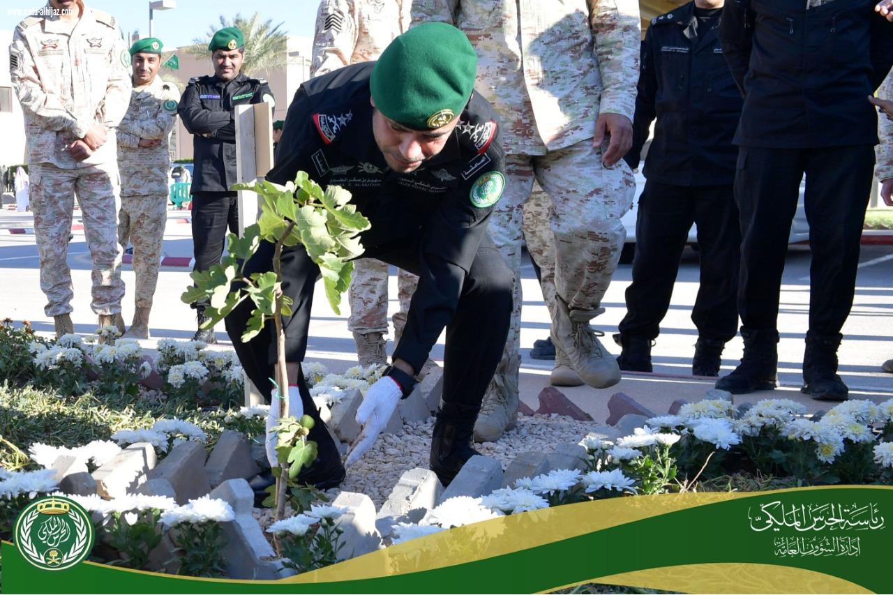 تحت رعاية معالي رئيس الحرس الملكي الإحتفاء بتخريج أكثر من ٩٠٠ متدرب بمعهد الحرس الملكي بمدينة تدريب الحرس الملكي بالثمامة