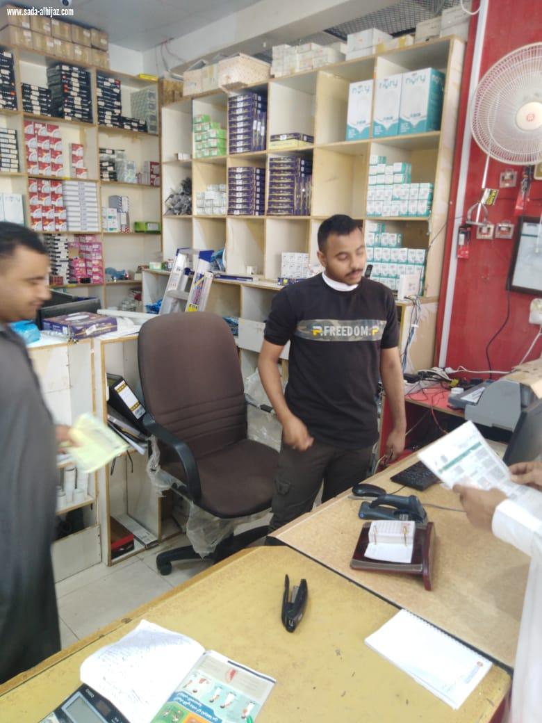 مساعد مدير عام الفرع للعمل يقوم بزيارة  لعدد من المحلات التجارية المشمولة في التوطين للمرحلة الثالثة 