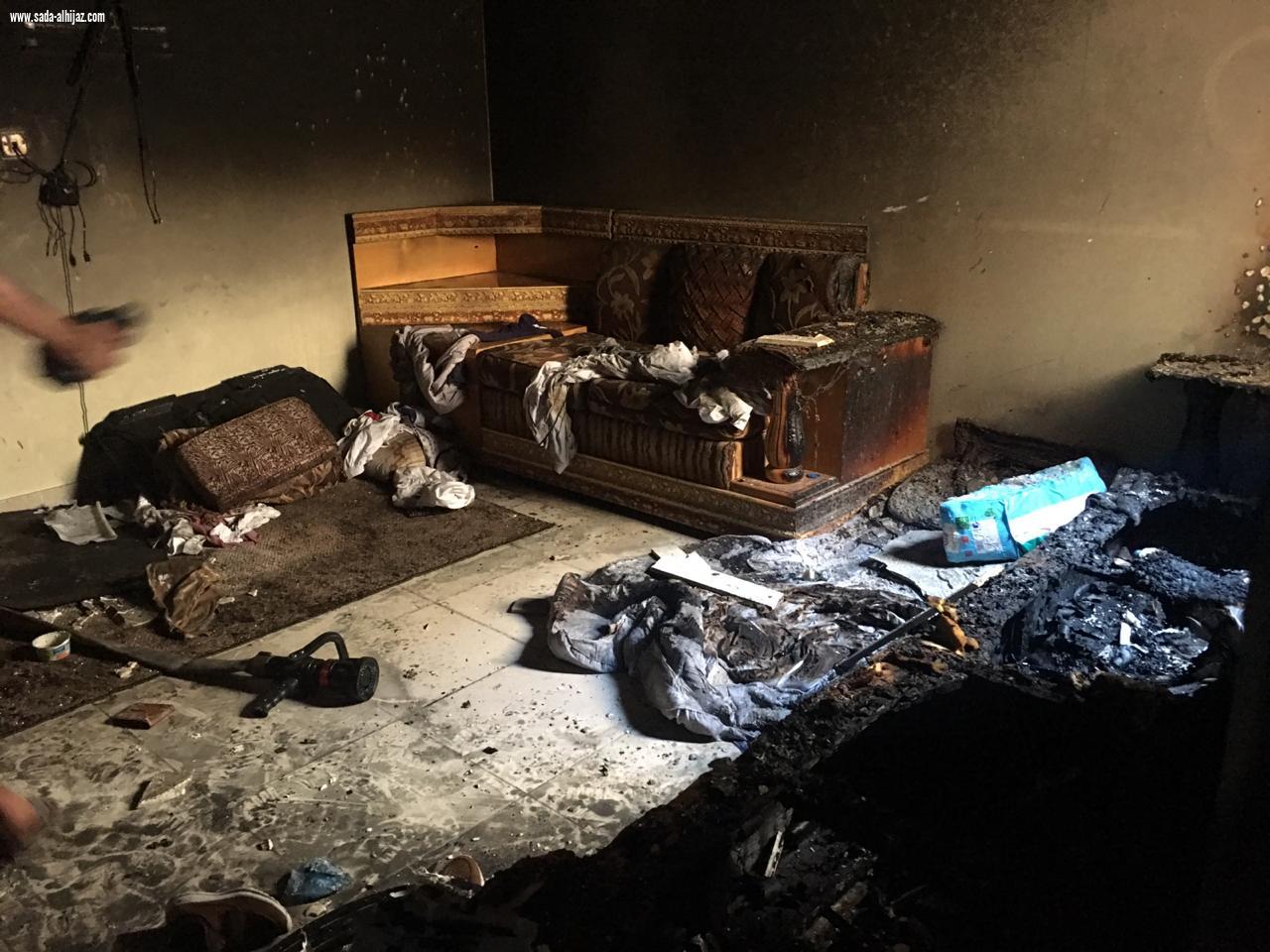 مدني ينبع ينقذ 3 أطفال وامرأة من حريق شب في عمارة سكنية في حي الجابرية