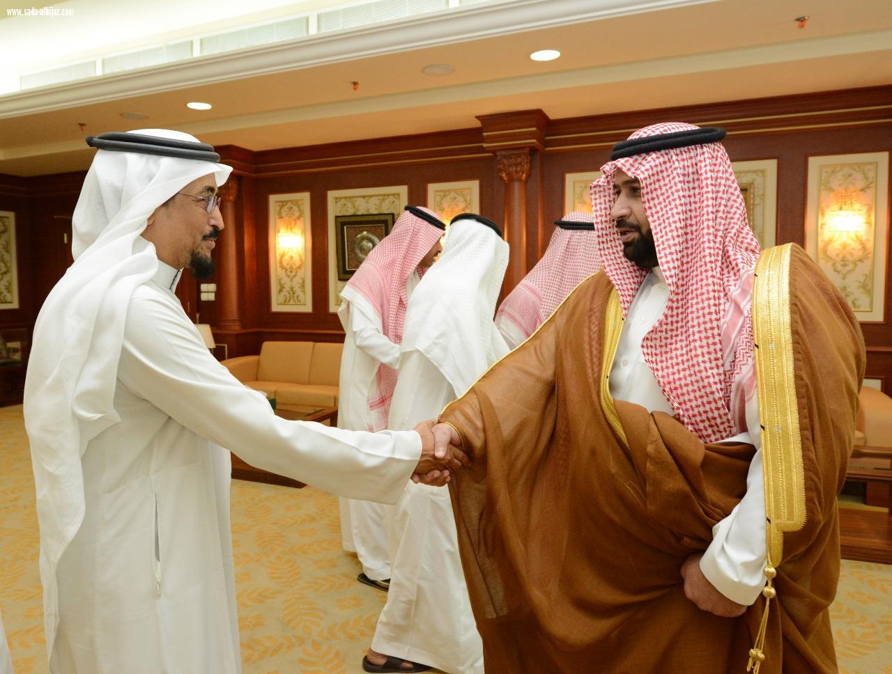 نائب أمير  جازان يسلم رخص ثمانية متاحف خاصة بالمنطقة 