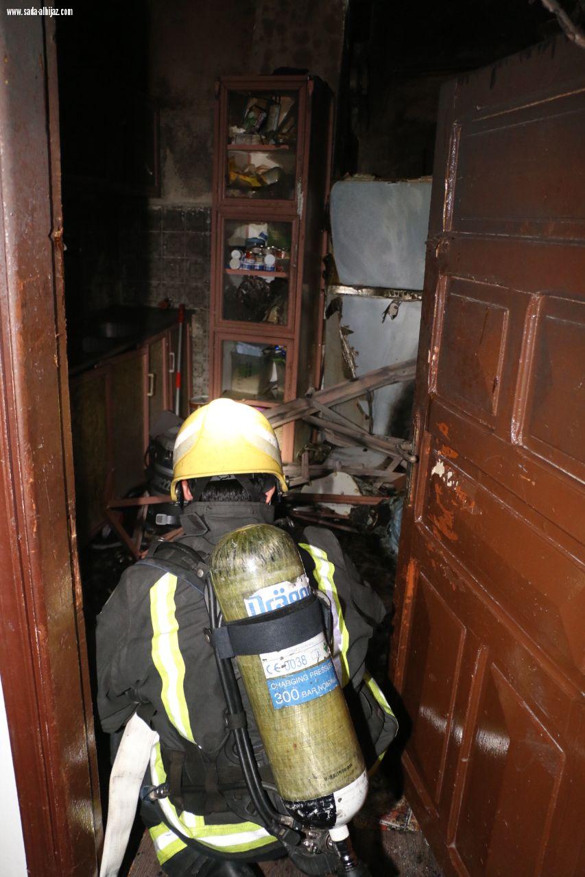 مدني مكه يتعامل مع حريق في مطبخ شقه في العزيزيه واختناق سيدتيدتين 