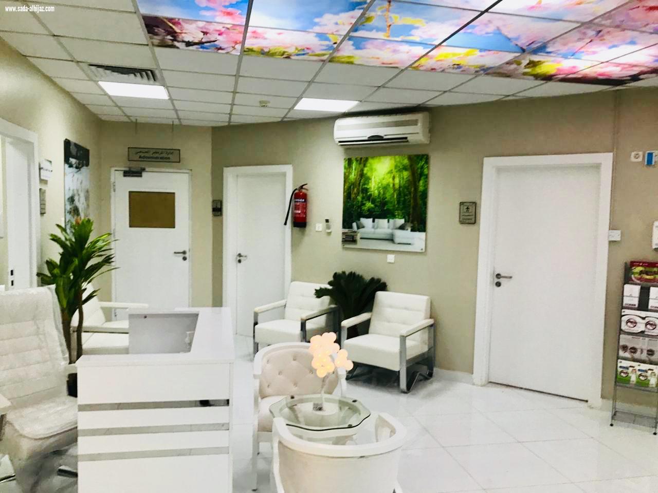 بحضور مدير صحة جازان الدكتور النجمي محافظ صامطة يدشن مشروع تطوير بيئة العمل بالقطاع الجنوبي