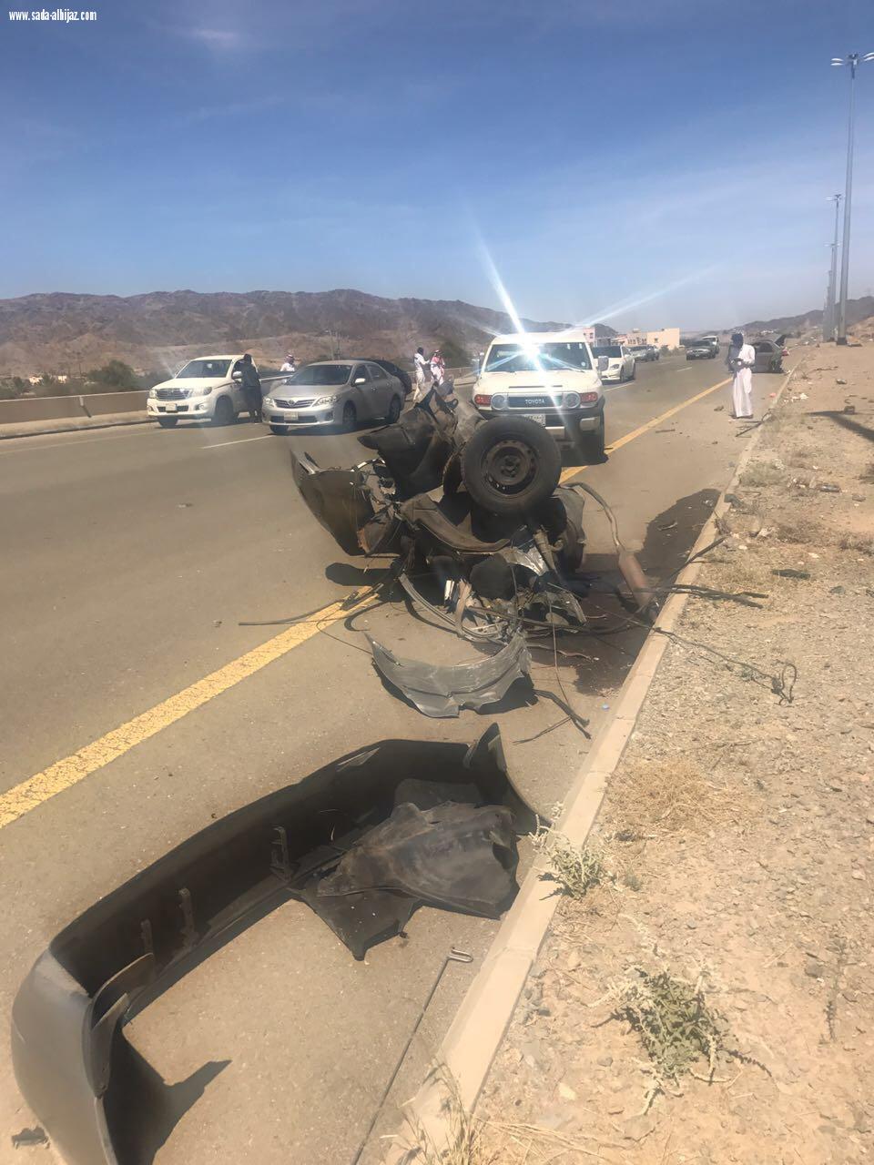 هلال الباحه يتعامل مع حادث اودي بإصابتين تم اسعافهم ونقلهم للمستشفى