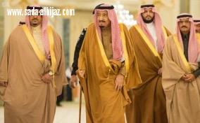 الملك  يستقبل الأمراء والمفتي وجمعاً من المواطنين ...