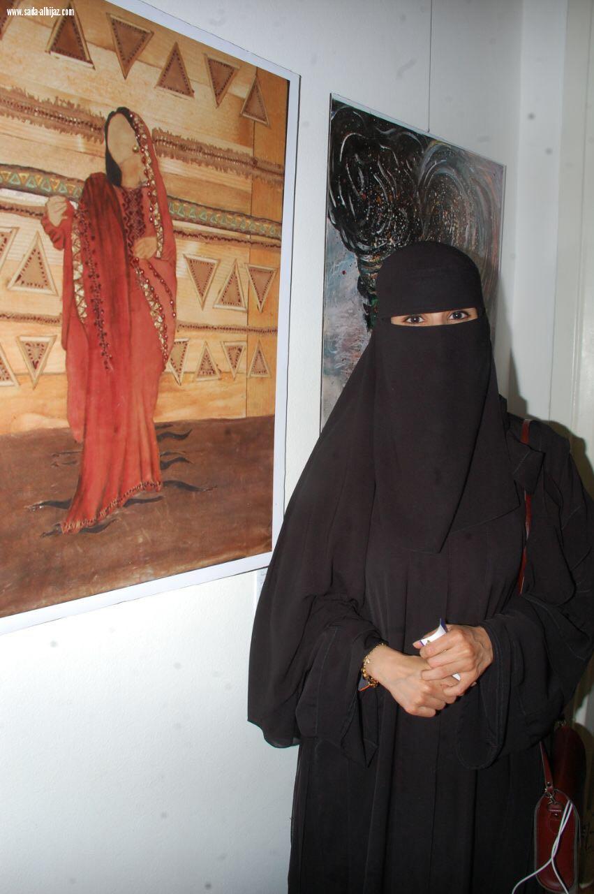 دكتور خالد سرور بحضور الدكتور عصام البزام يفتتح معرض المرأة السعودية فى المرآة بالقاهرة 