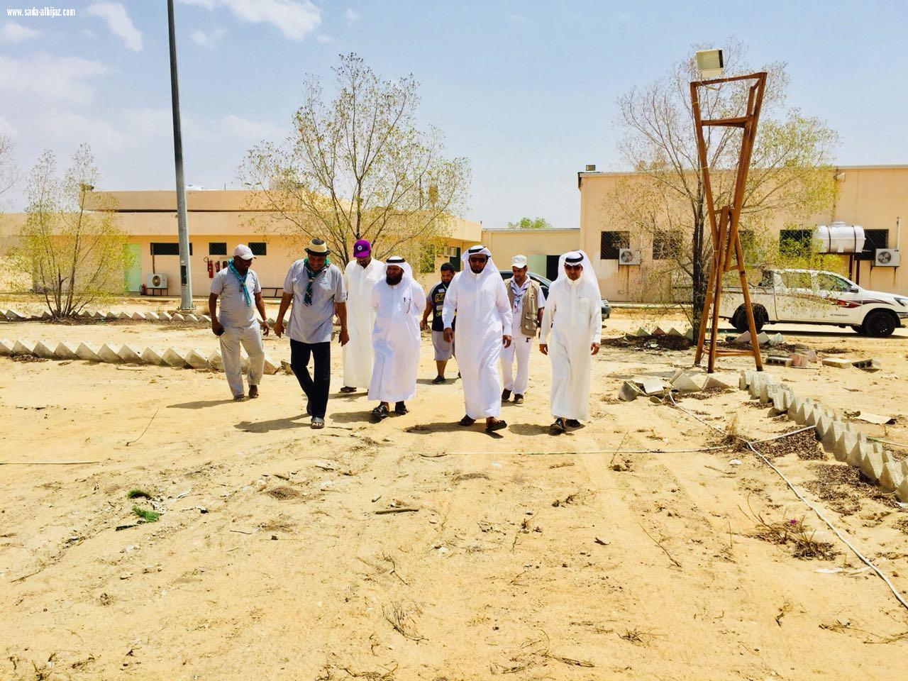 مساعد مدير تعليم محايل يتفقد استعدادات الدارسة التأسيسية 