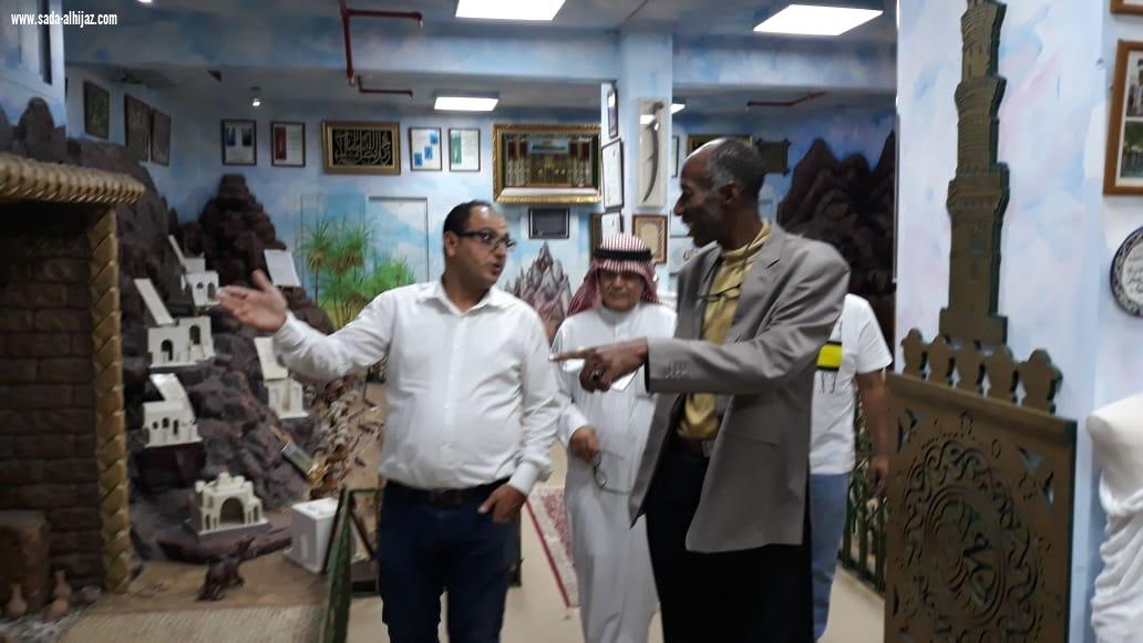 استعداد لاطلاق فعالية لغات وتراث الشعوب رئيس رابطة الجاليات المقيمة بالمملكة لكرة القدم و الرئيس الشرفي للرابطة يزوران مقر اقامة الفعالية متحف عبدالرؤوف خليل 