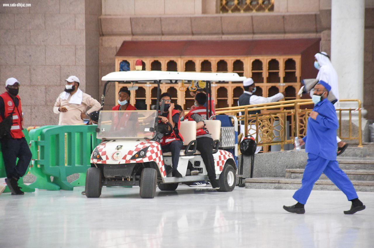 بتوجيهات معالي رئيس هيئة الهلال الأحمر بالمدينة يكثف جهوده باكثر من اربعين فرقة إسعافية لتغطية صلاة عيد الاضحى .